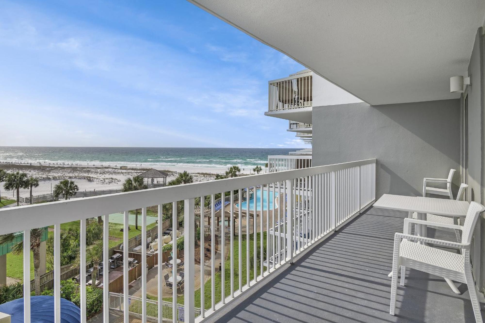 Pelican Beach Resort Condos Destin Room photo