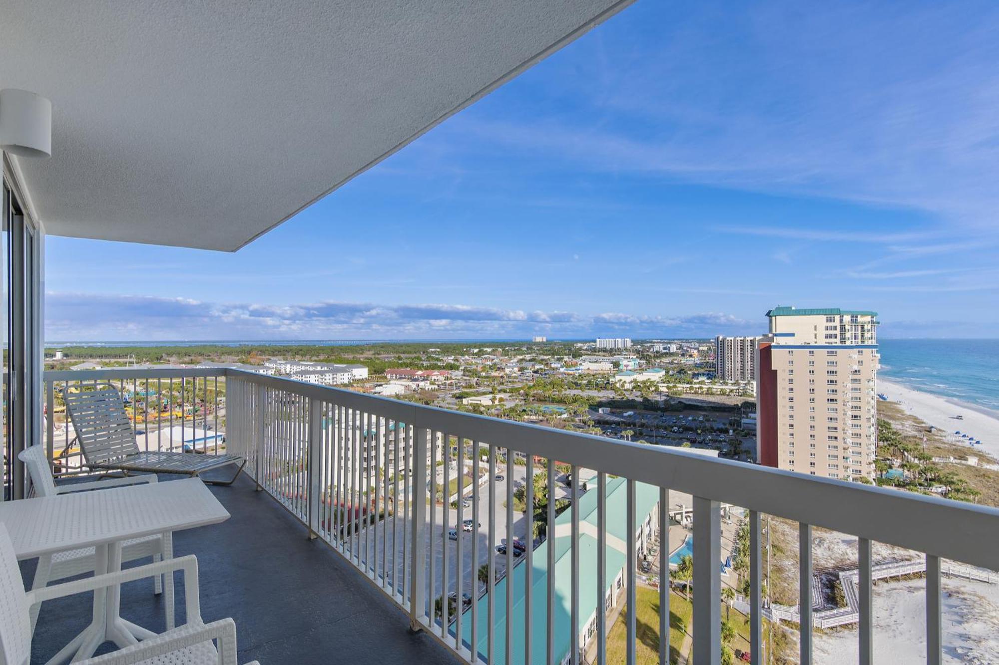 Pelican Beach Resort Condos Destin Room photo