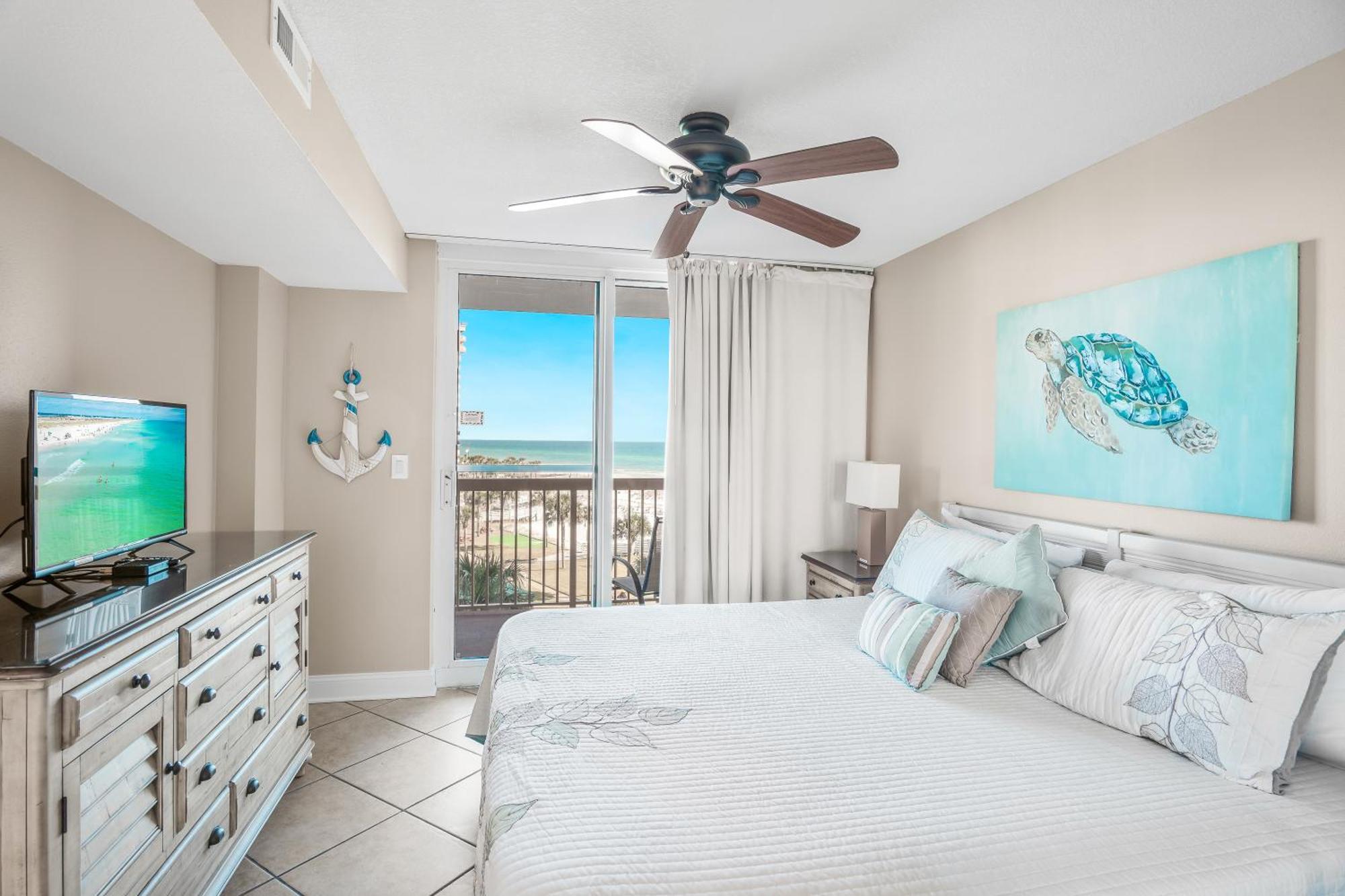 Pelican Beach Resort Condos Destin Room photo